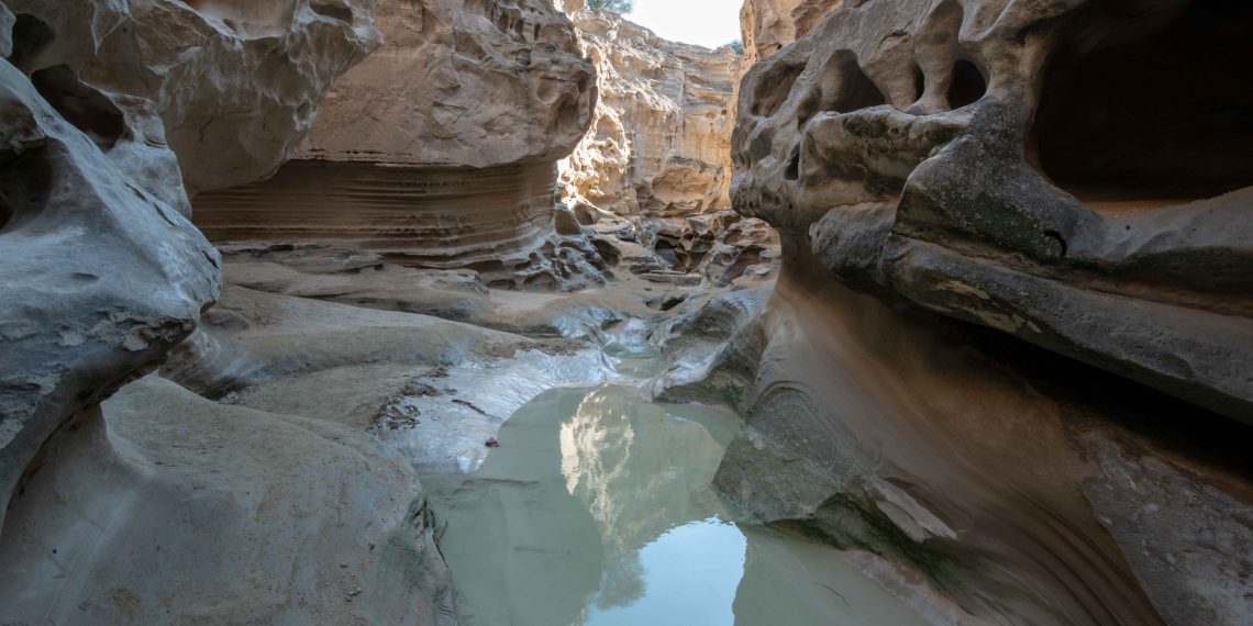 تنگه چاه کوه در جزیره قشم