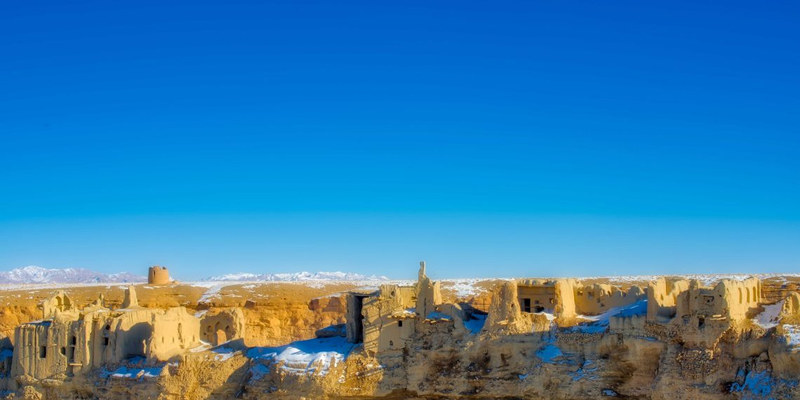 قلعه و دژ ایزد خواست در استان فارس