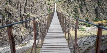 پل معلق پیر تقی